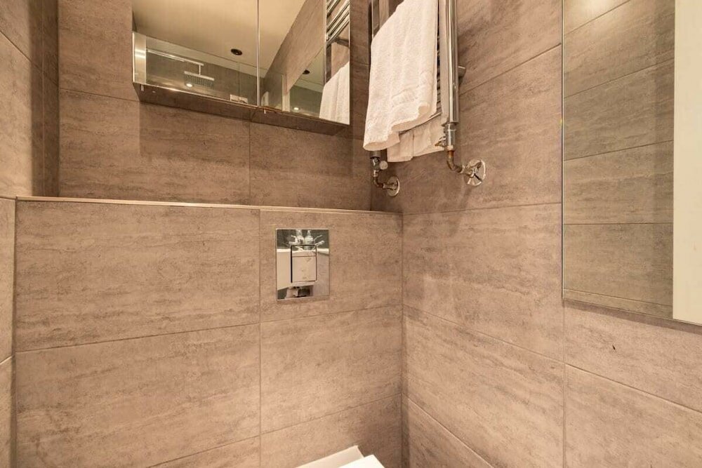 Фото The London Hideout - Glamorous 2bdr Flat With Garden