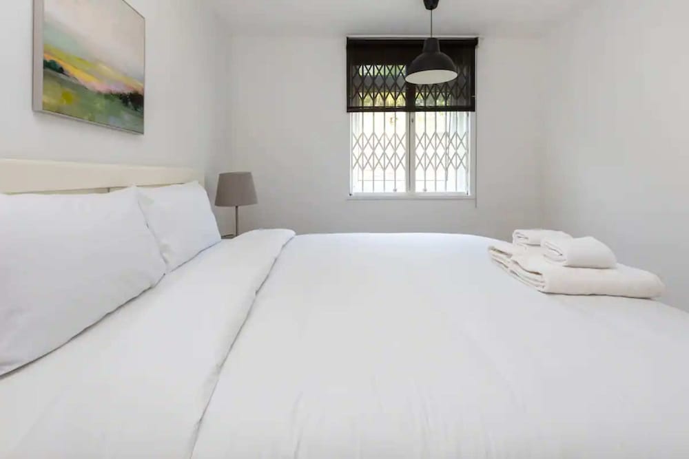 Фото Spacious & Welcoming 4bd House - Kennington