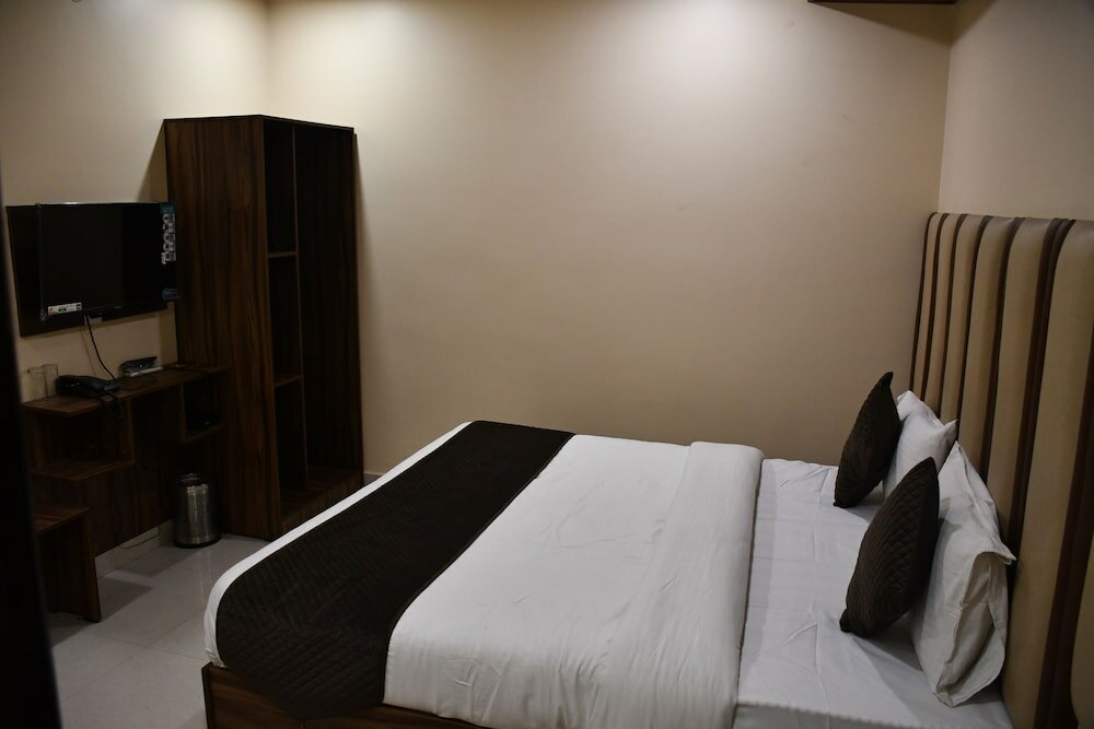 Фото Hotel Vibharaj Palace