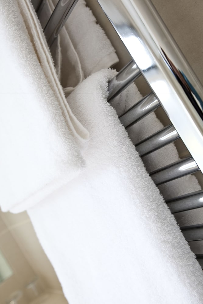 Фото The Lodge Hotel Putney