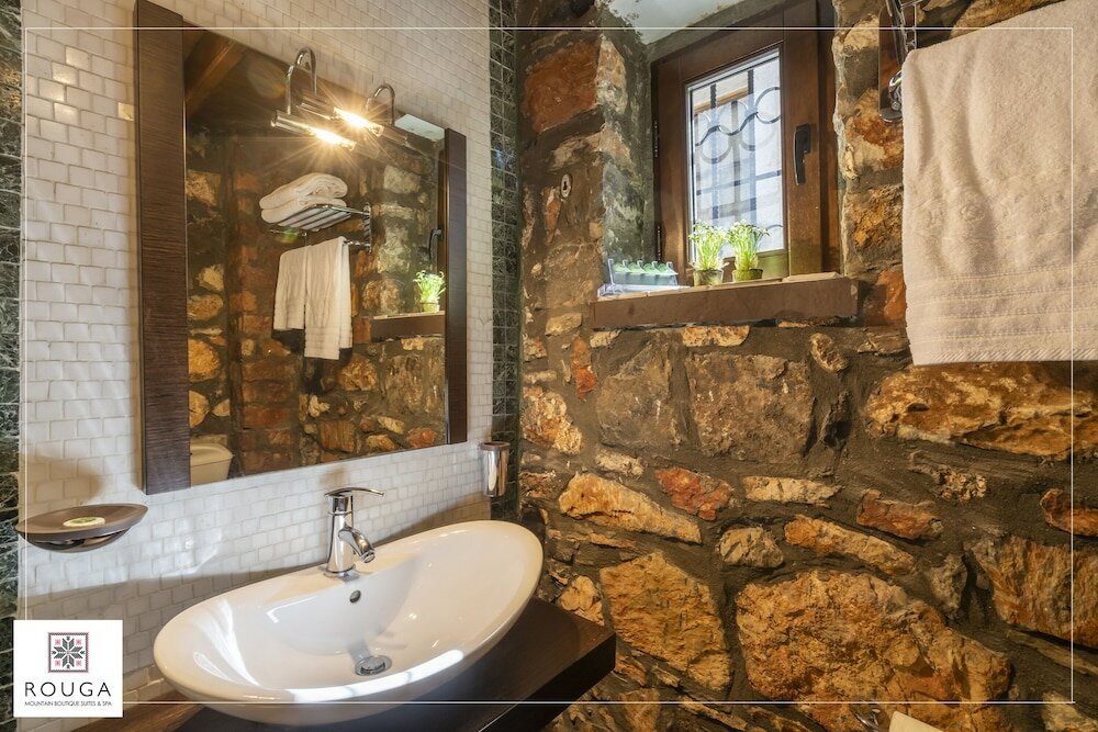 Фото Rouga Mountain Boutique Suites & SPA