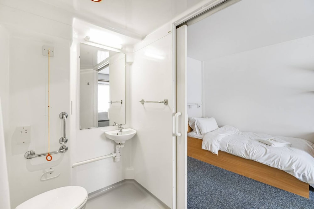 Фото Vibrant Ensuite Rooms - Hatfield - Hostel