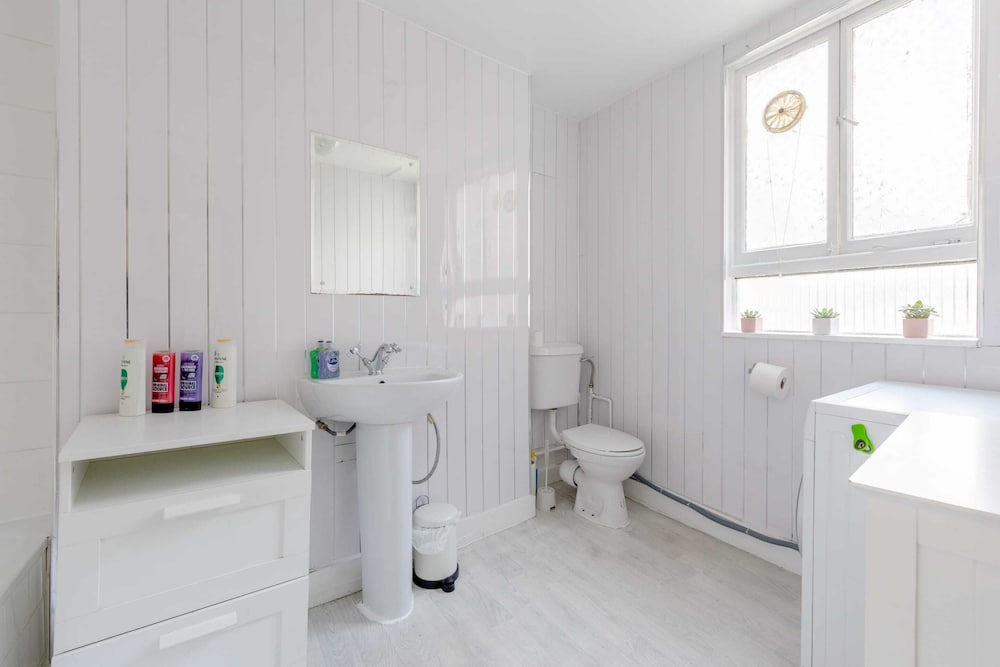 Фото 2bd Flat With Private Balcony - Shoreditch