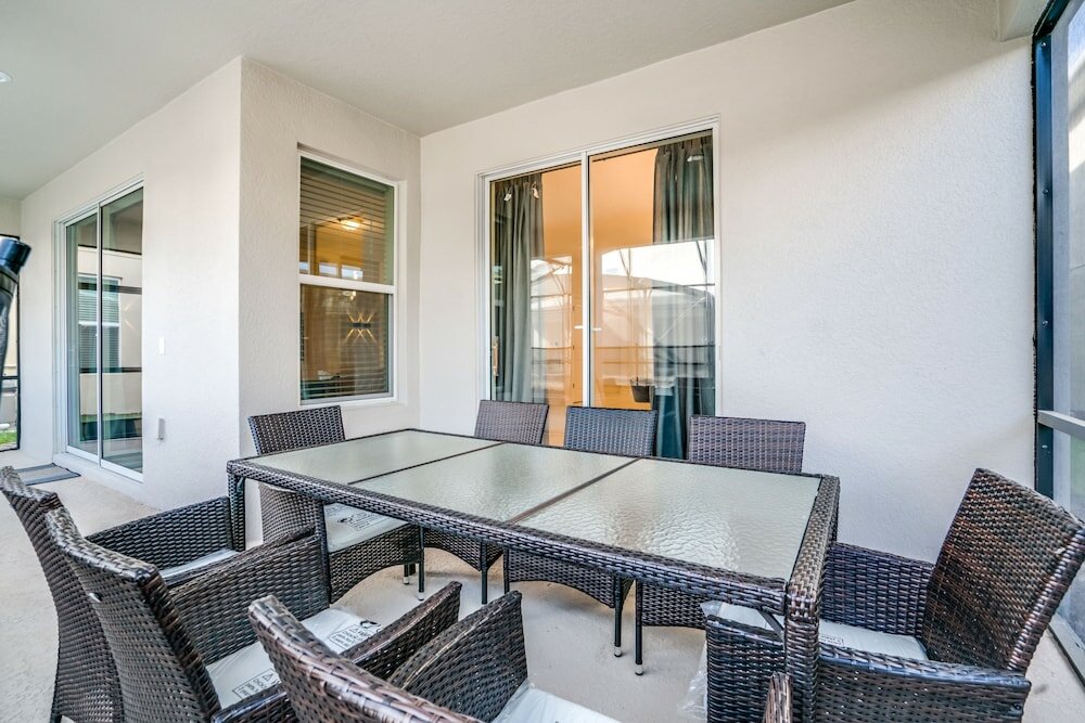 Фото Edgy, Modern 6 Bed 5 Bath