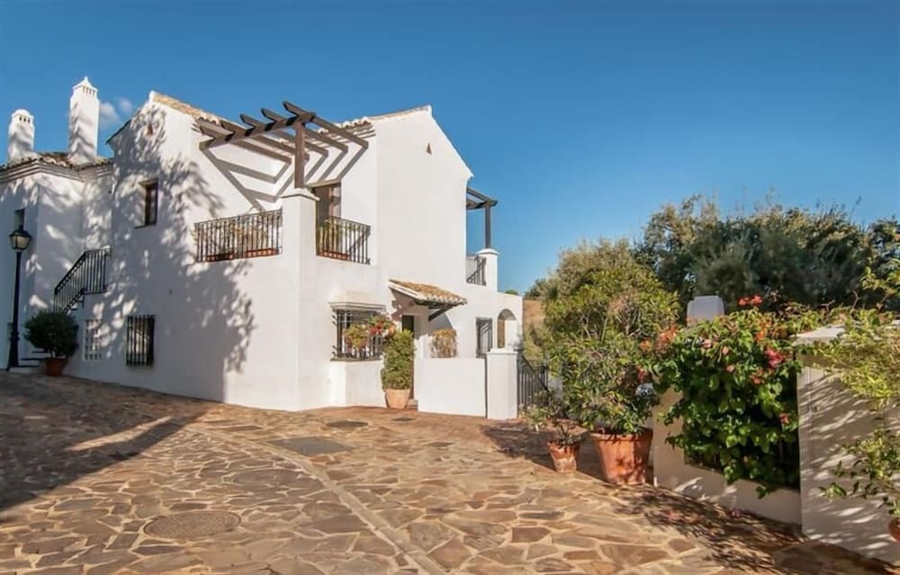 Фото Beautiful Penthouse Near Beach