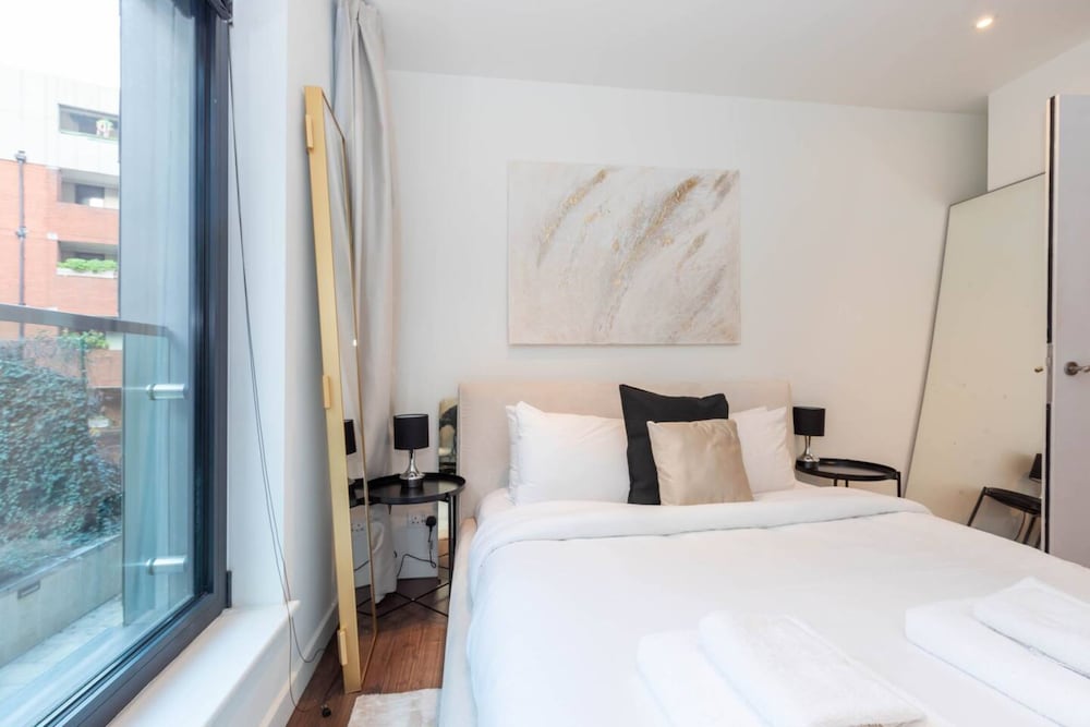 Фото Stylish and Central 1 Bedroom Flat in Fitzrovia