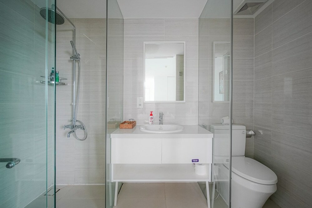 Фото City by night Ben Thanh Apartments