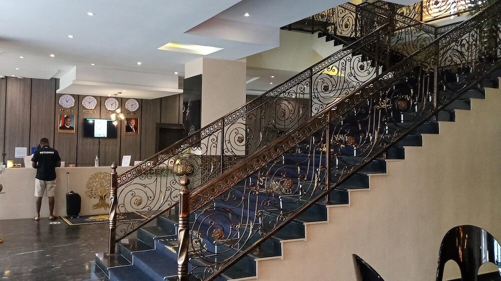 Фото Oak Havens Hotel