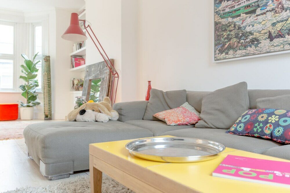 Фото Stylish 2 Bedroom Apartment in London