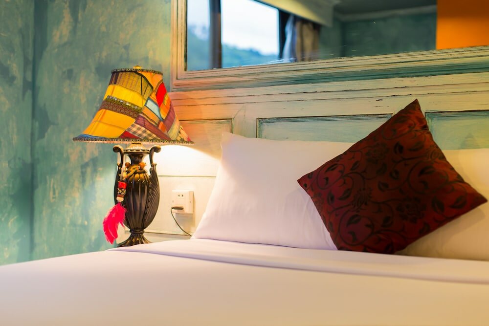 Фото Barefoot Hotel Kalim Beach Front