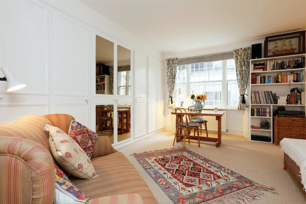 Фото Altido 2 bed Flat by Maida Vale Tube & Shops