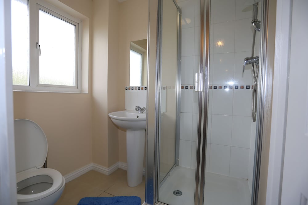 Фото Beautiful 4 beds Hillview House