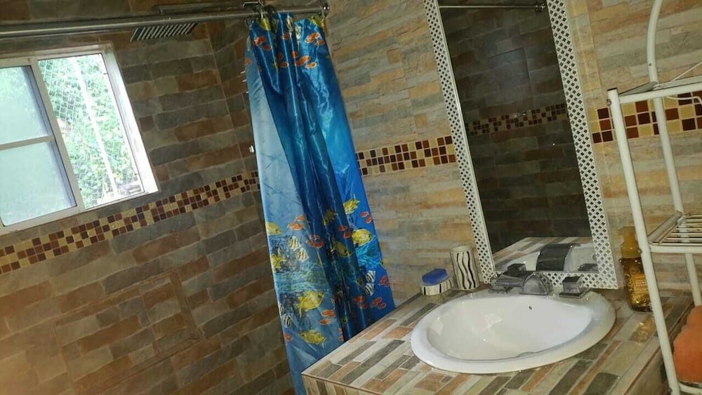 Фото Luvie's Chill Spot