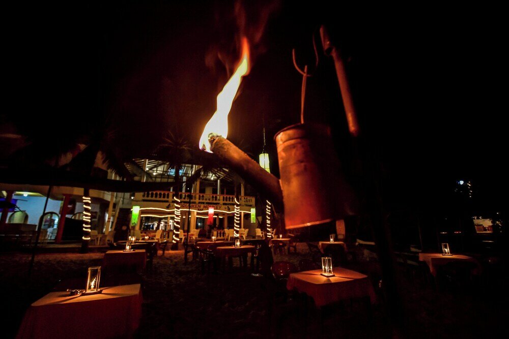 Фото International Beach Hotel and Restaurant