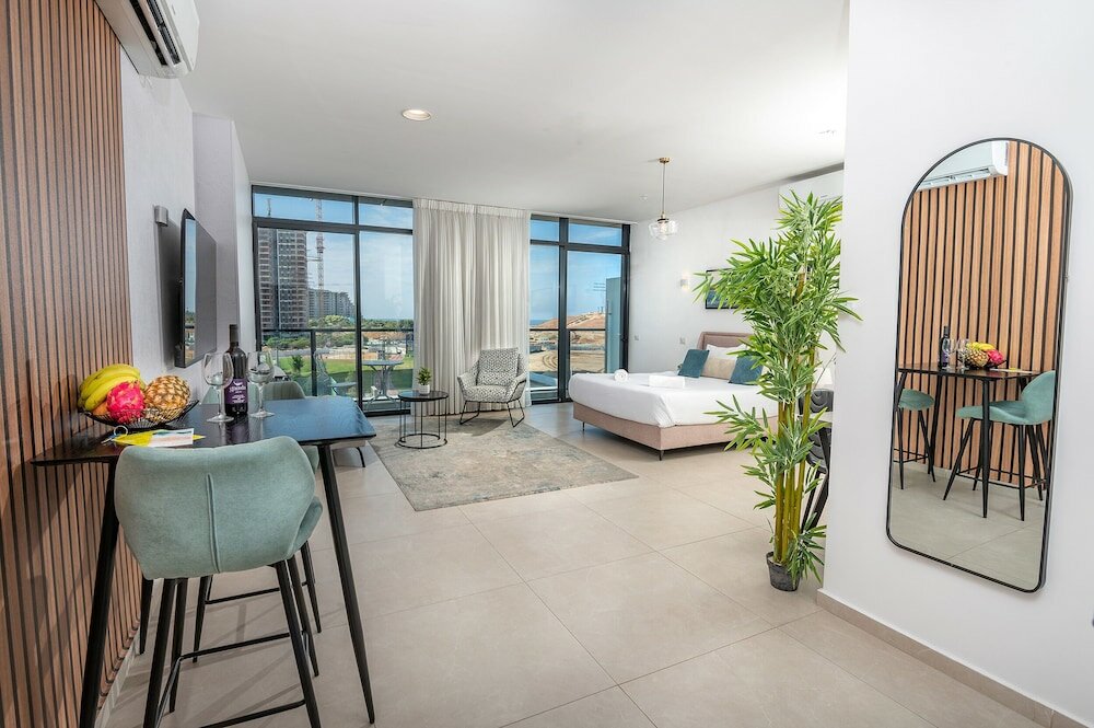 Фото Hi - Yam SeaView Apartments & Suites