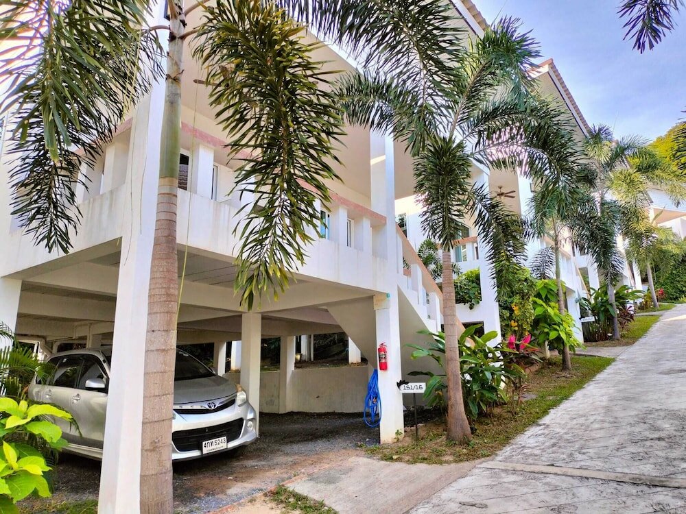 Фото Naiwok Hills