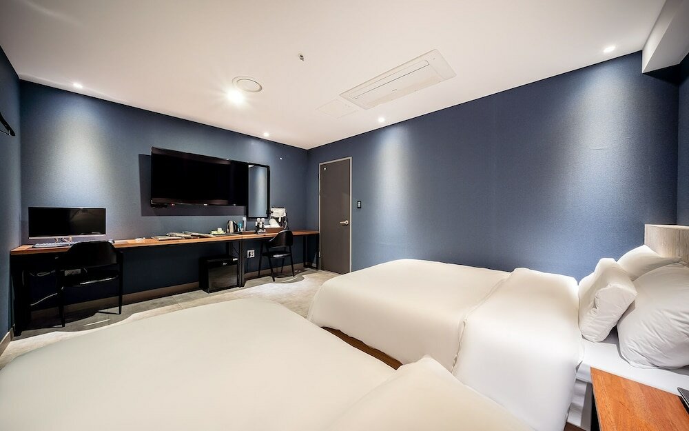 Фото Yongin Soseol Smith Hotel