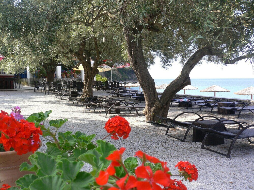 Фото Megalos Mourtias