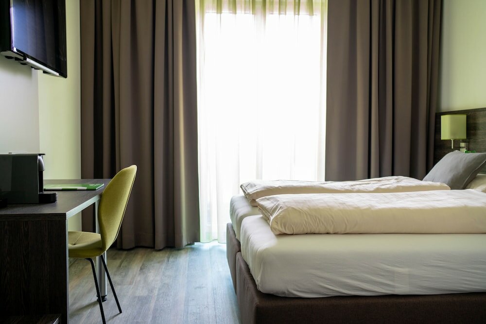 Фото отеля 2