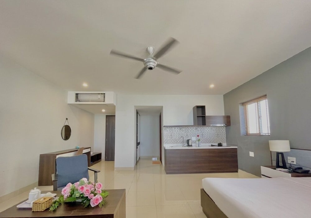 Фото My Khe 2 Da Nang Seafront Hotel