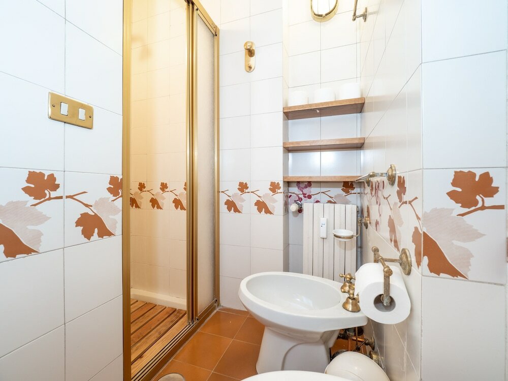 Фото Elegant Flat in Milan's Heart