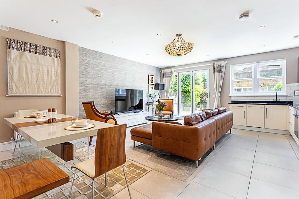 Фото Stunning Flat in the Heart of Parsons Green