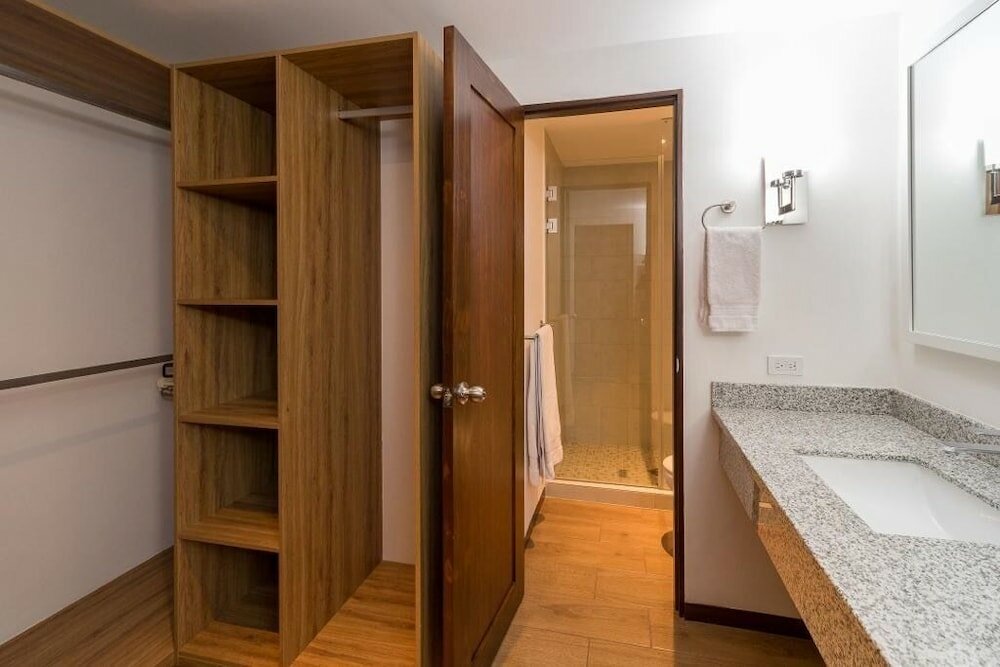 Фото Altos Tower Colonia Escalon San Salvador