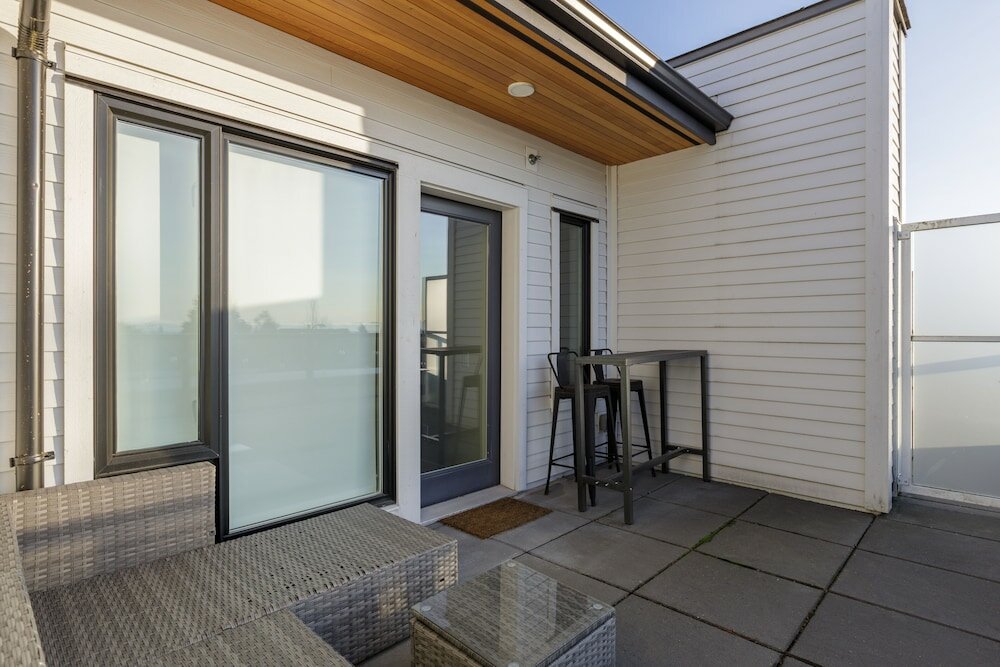 Фото 7476 Granville St