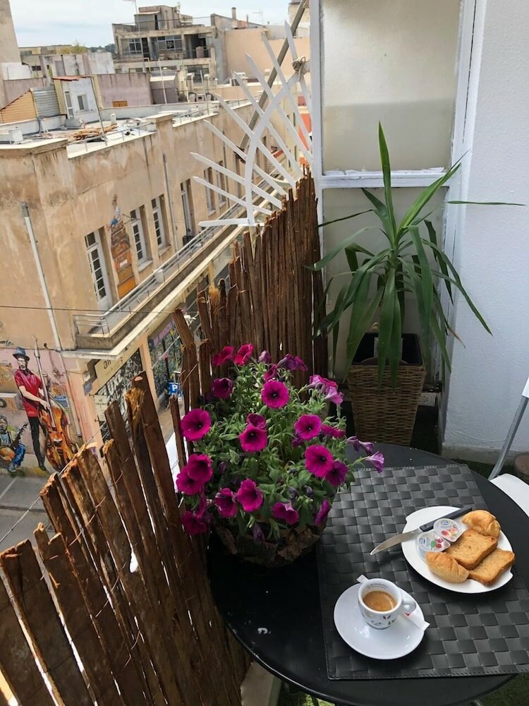 Фото Home Plus Psirri Apartment