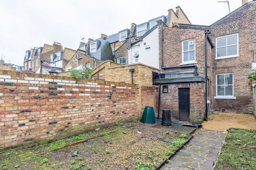 Фото Spacious 3 Bedroom House With Garden - Hammersmith