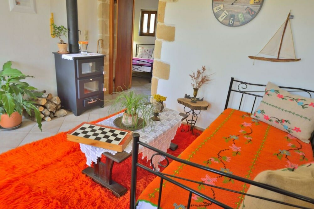 Фото Picturesque Traditional Stone House