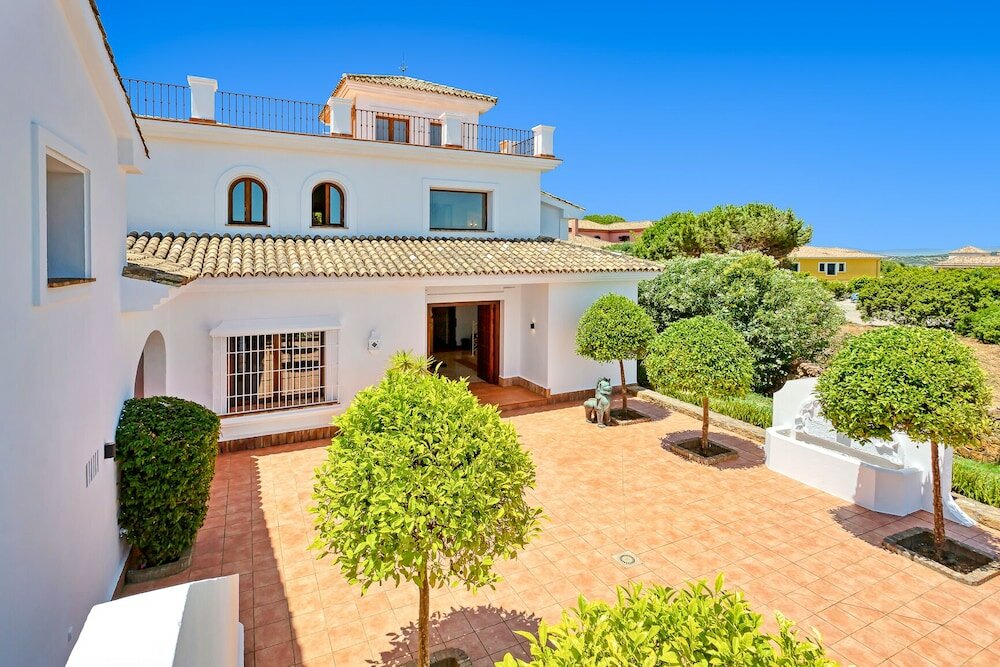 Фото Sotogrande White House Villa