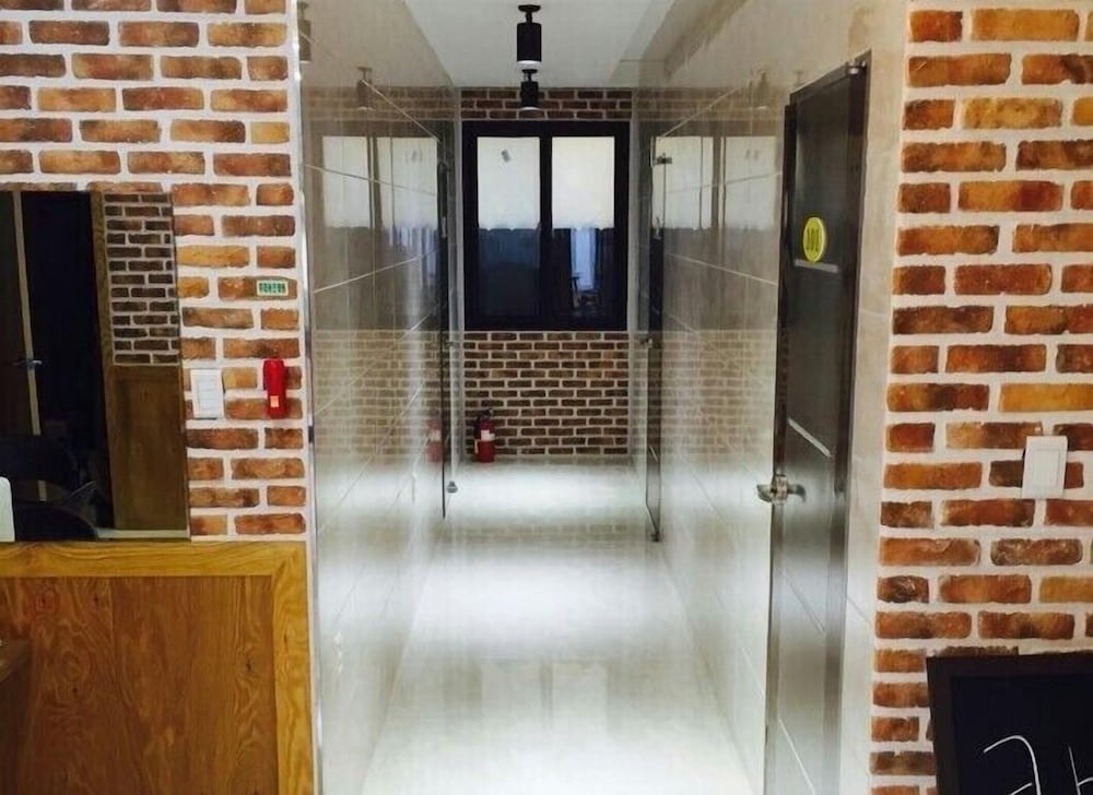 Фото Yeosuro Guesthouse - Hostel