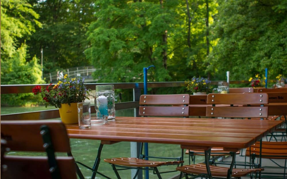 Фото The Hangover Hospital - Hostel