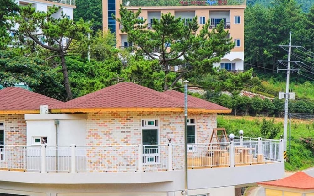 Фото Yeosu Hayanjeongwon Pension