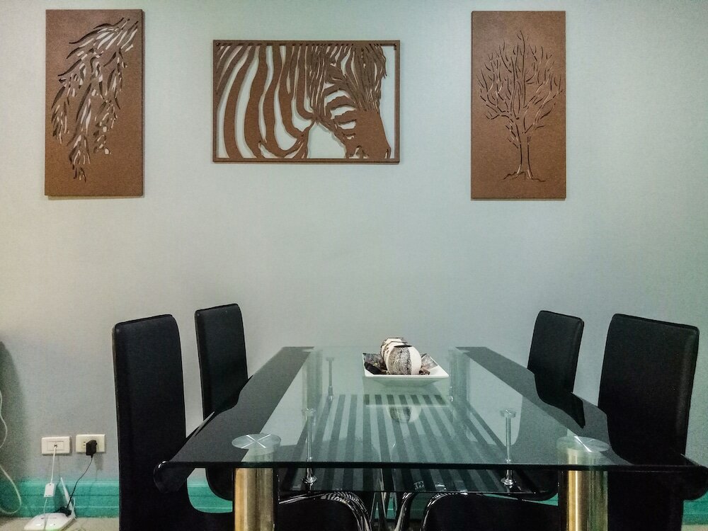 Фото Forbes Park Area Bgc