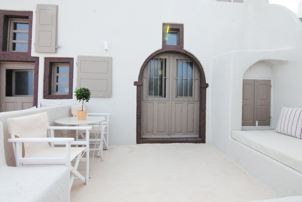 Фото White Grape Suites