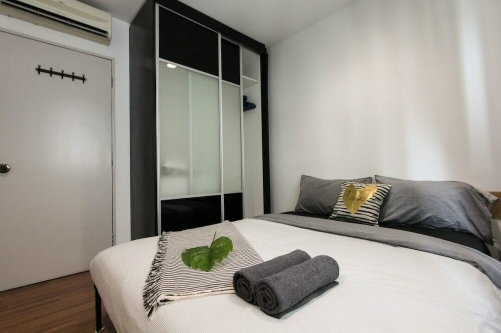 Фото Taragon Bintang Suites by StayHub Type 1