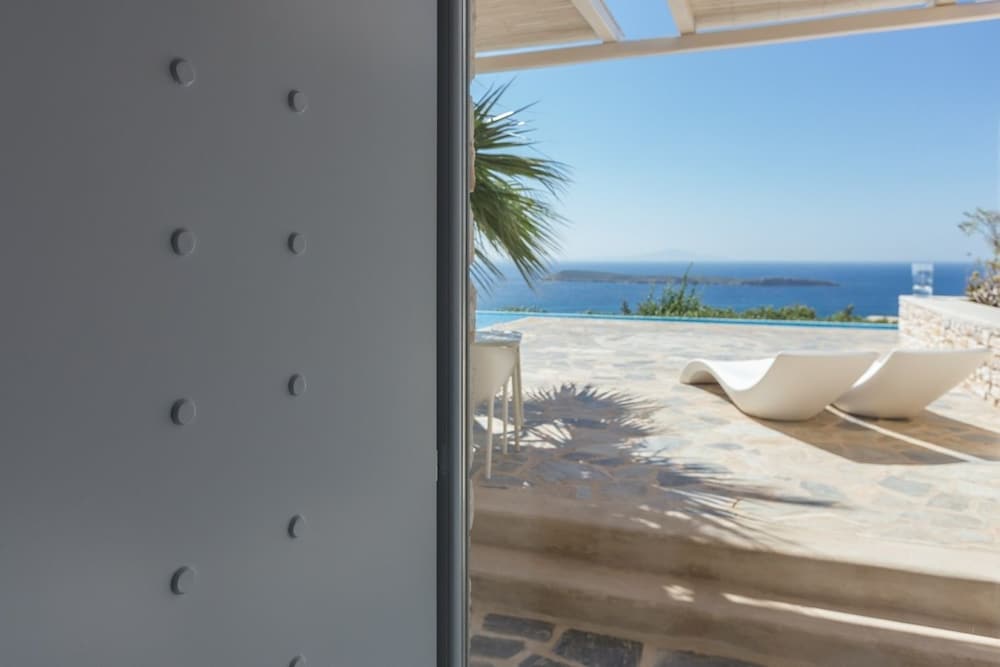Фото Calme Boutique Hotel Paros- Adults Only