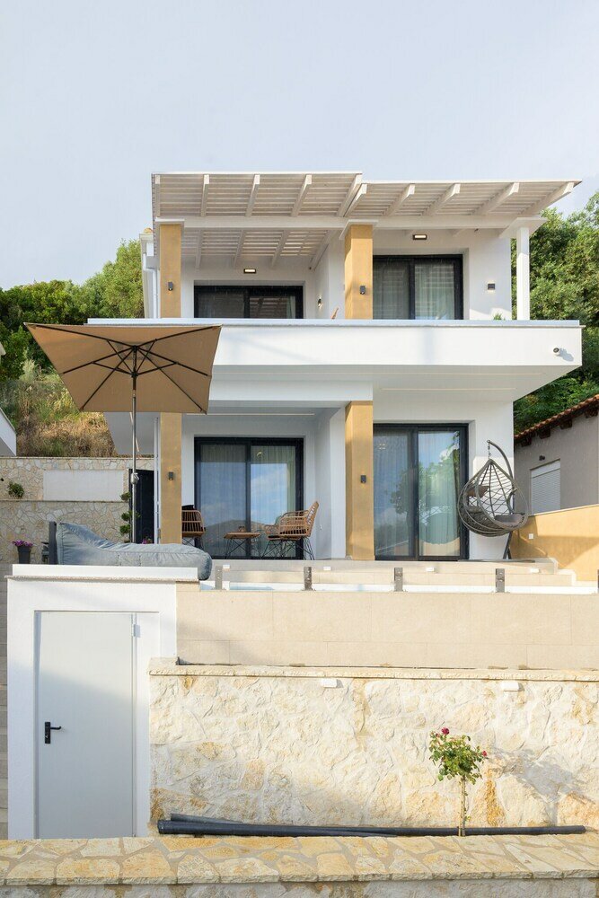 Фото Luxury maisonettes Vrachos with pool