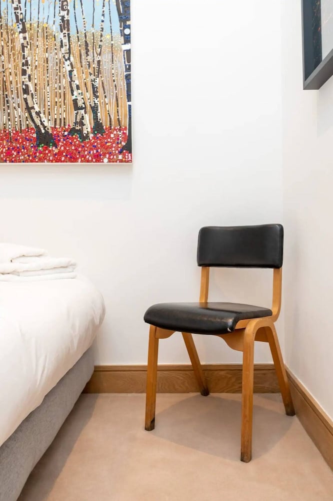 Фото Luxurious 2 Bedroon Flat in the Heart of London