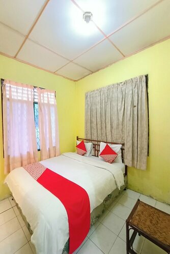 Гостиница Oyo 92503 Penginapan & Villa Sirait