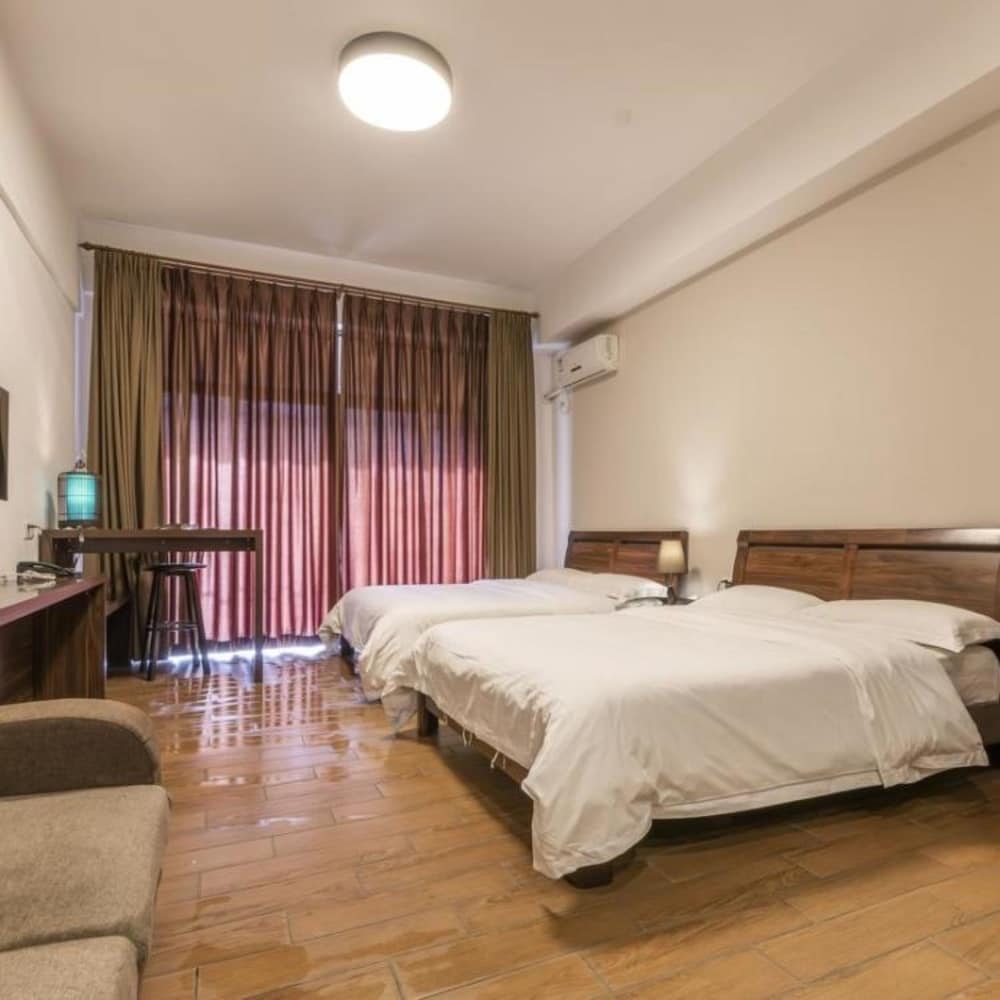 Фото V-hotel Boutique Hotel