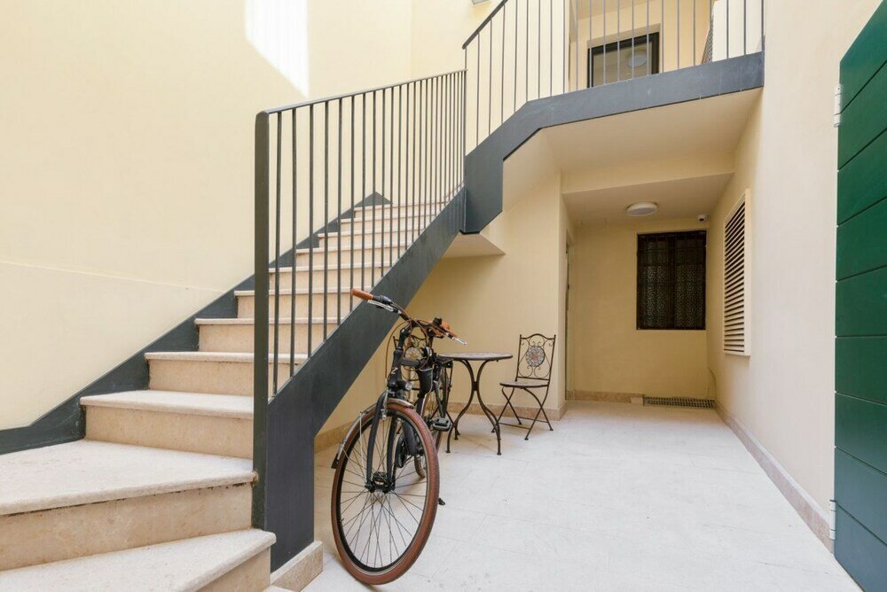 Фото Luxury & Charming Piazzetta San Giorgio Apartments