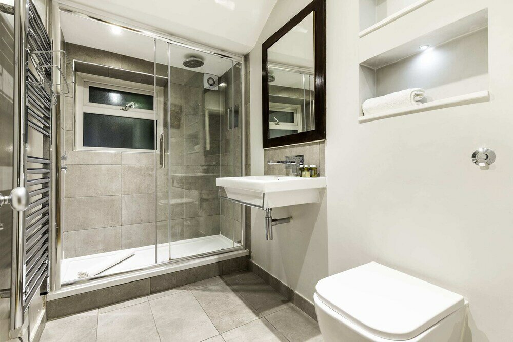 Фото Beautiful Two-bed Abode Near King Cross