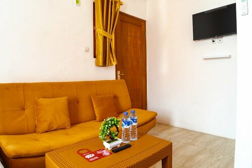 Гостиница RedDoorz near Cipinang Indah Mall в Бекаси