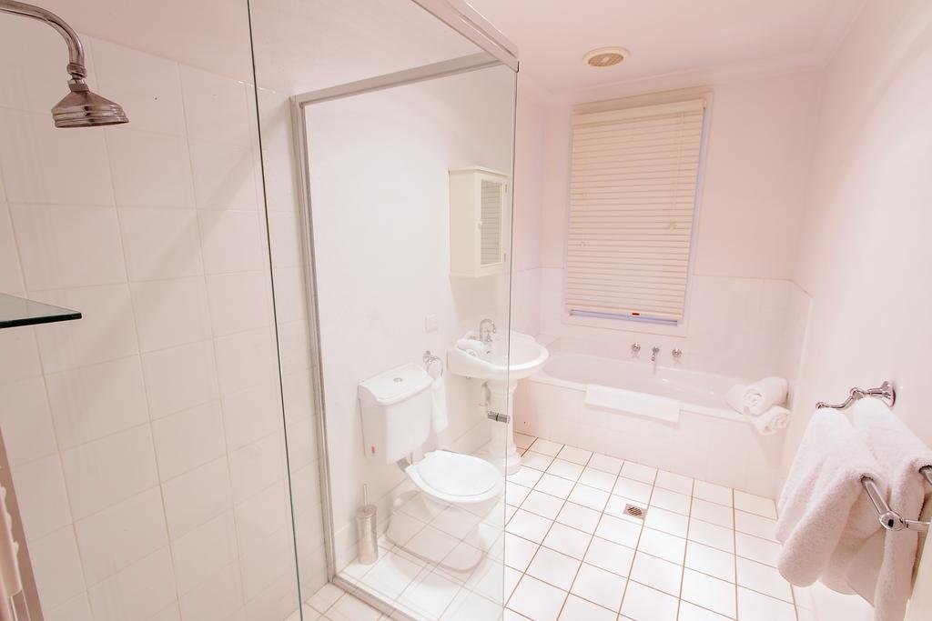 Фото Cockfighters Ghost Vineyard Accommodation