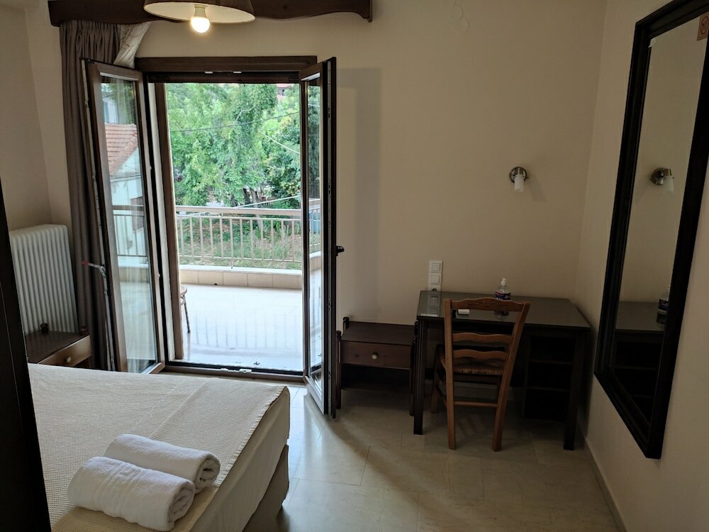 Фото Spartacus House