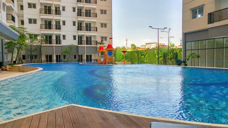Гостиница Warm And Cozy 2Br Signature Park Grande Apartment в Джакарте