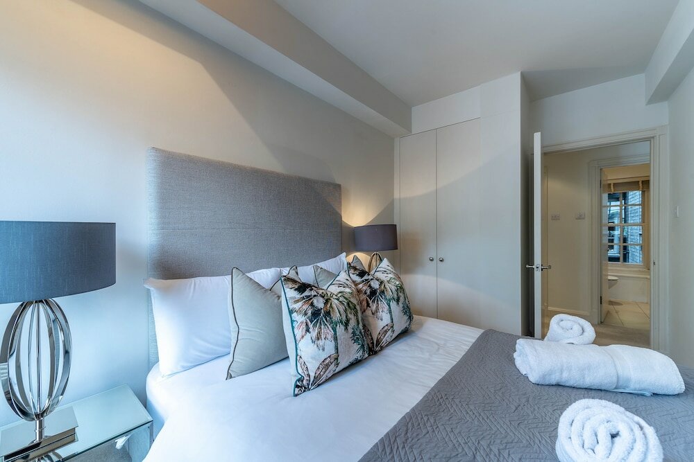 Фото Pelham Court Apartments